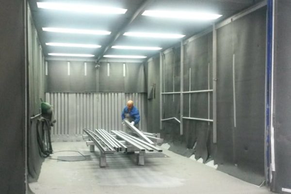 grenaillage-metal-cabine-orleans-couleur-metal